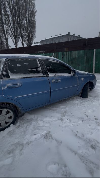 Продам шевроле лачеті 1,8