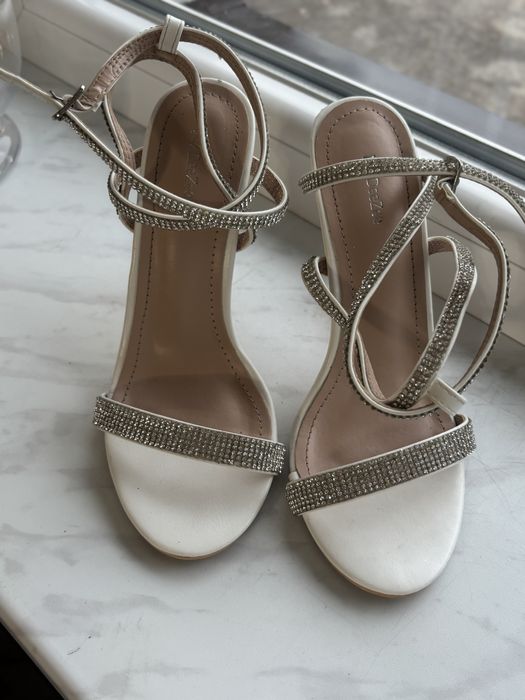 Туфельки блискучі