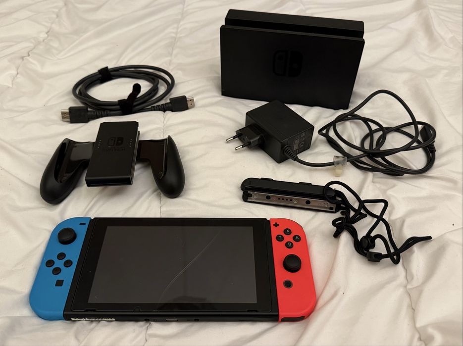 Nintendo Switch + Pokémon Let's Go Pikachu + Ring Fit + acessórios + caixa original