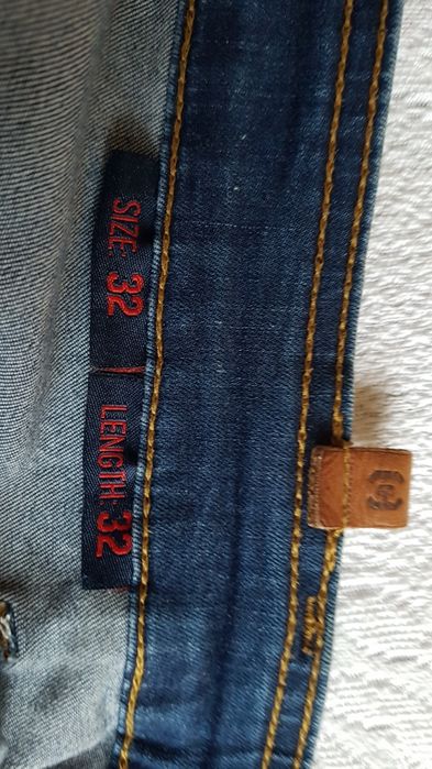 Cropp jeans Slim roz W32 L32