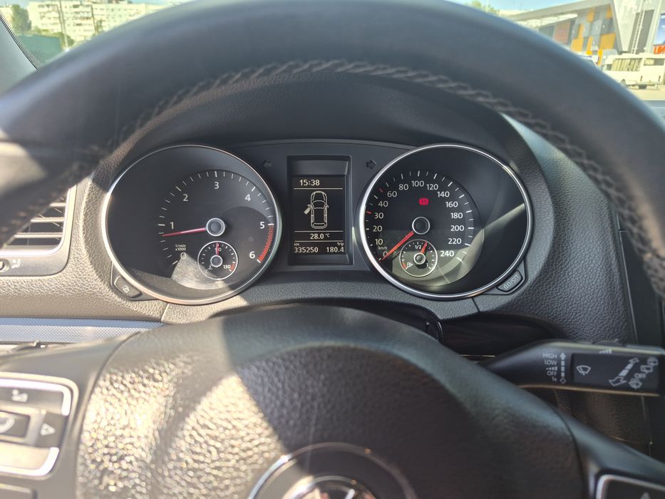 Volkswagen Golf 6  2011 года