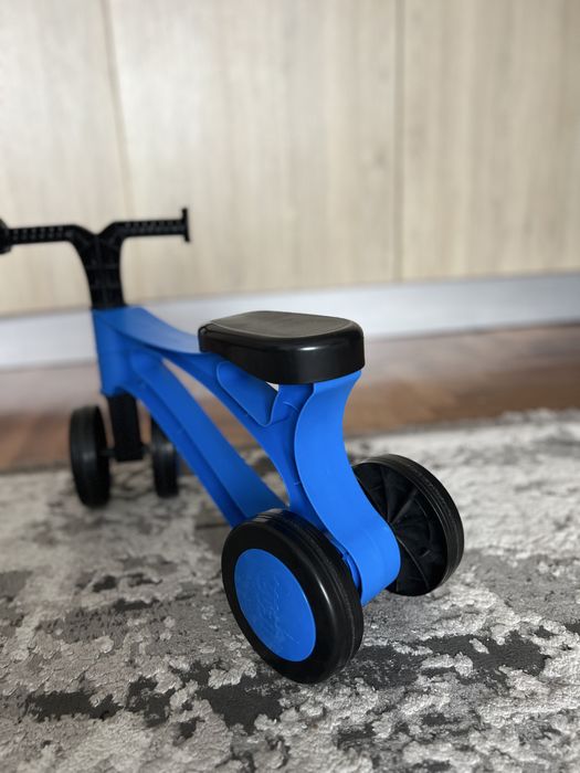 Дитячий біговел в чудовому стані