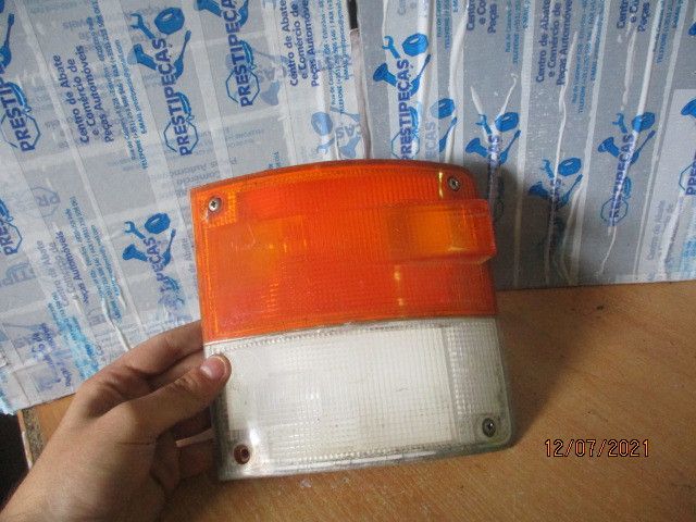 Pisca frente esquerdo VOLVO FL