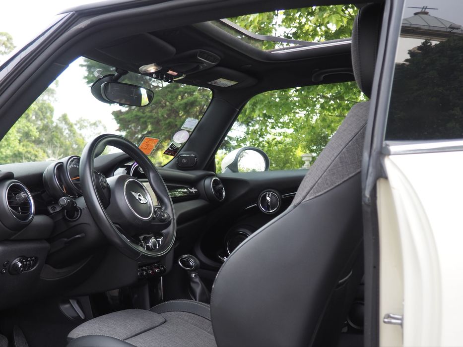 Mini 1.2 gasolina, caixa automática, full extras,Teto panorâmico, GPS (edição especial Marylebone)