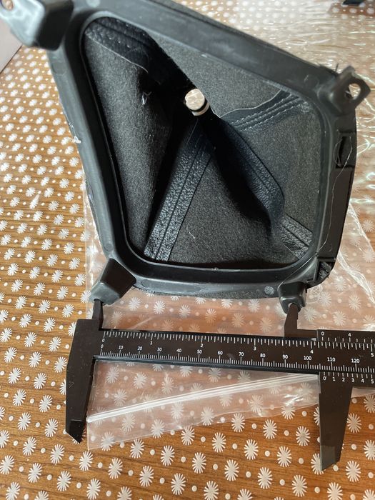 юбка чехол кожух ручки КПП Hyundai Tucson IX35 чехол кулисы коробки