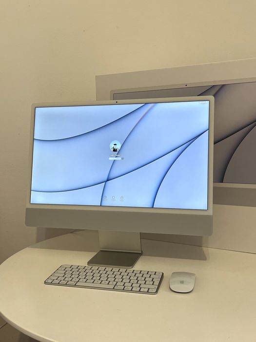 iMac 4.5K 24'' M1 8 GB / 256GB SSD / GPU 7-core Prateado