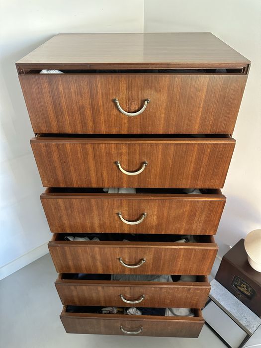 Comoda  design vintage em teca