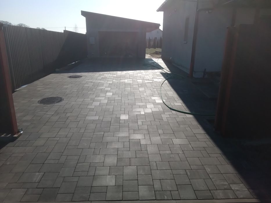 Укладка тротуарної плитки