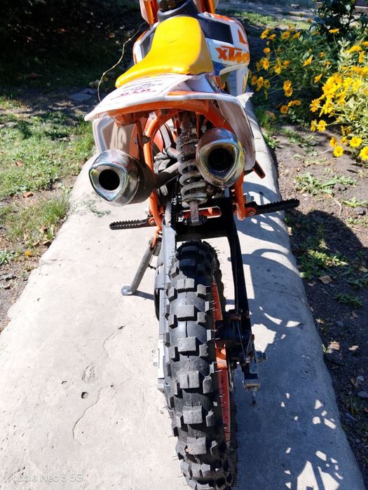детский бензиновый питбайк XTM 50cc с двухтактным двигателем.