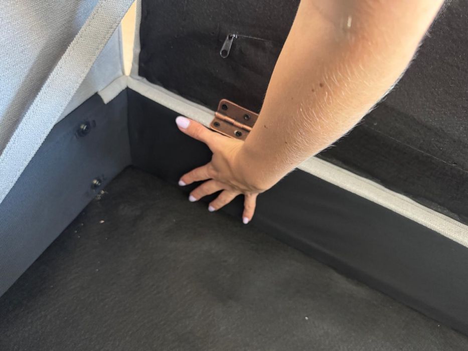 Sofá cinzento claro de 117 cm de largura