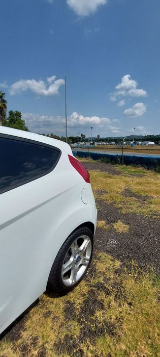 Ford Fiesta Comercial  260.000km