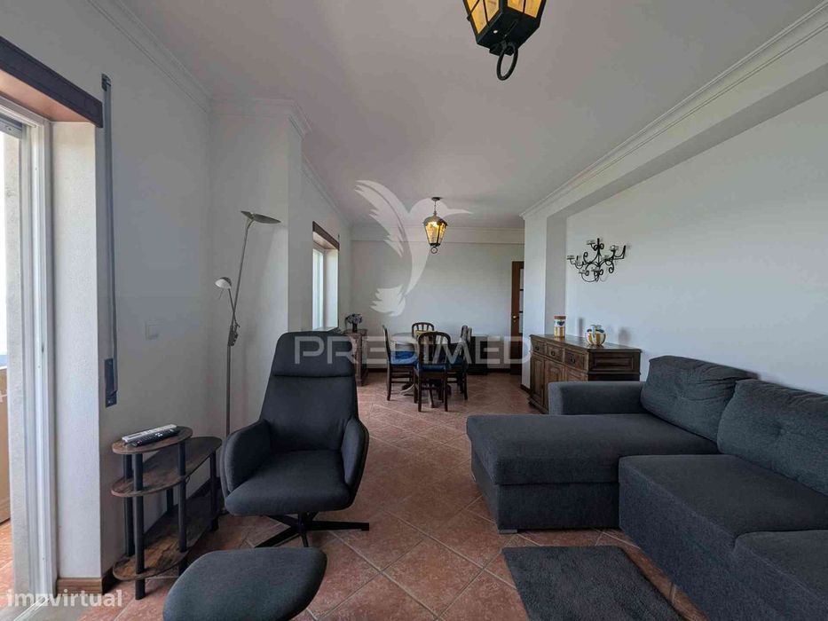 Apartamento T2 mobilado, vista de rio, arrendamento anual