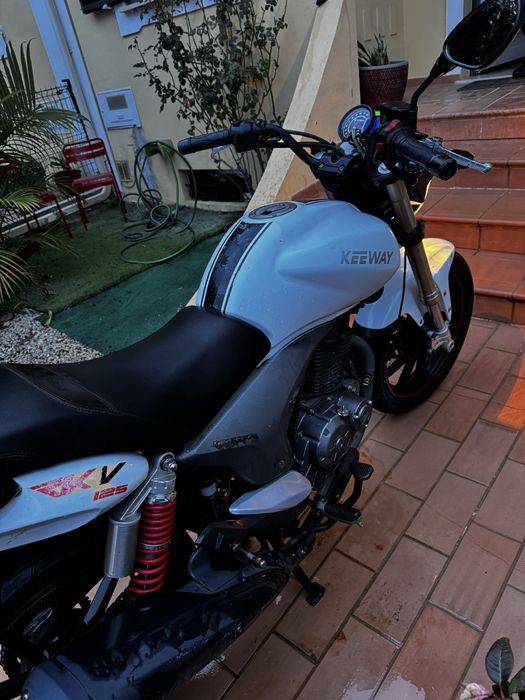 Keeway RKV Branca
