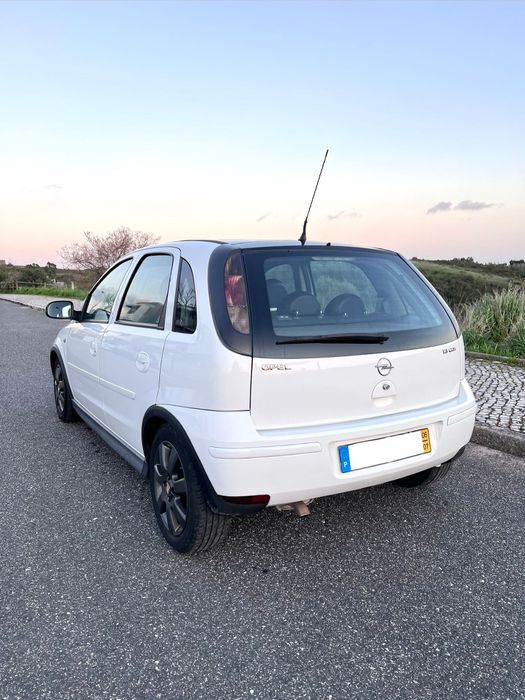 Opel Corsa C 1.3 CDTI (2006) - 5 Portas, Muito Económico Bem Estimado
