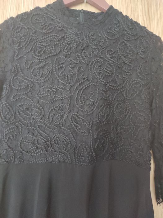 Czarna sukienka rozmiar 38