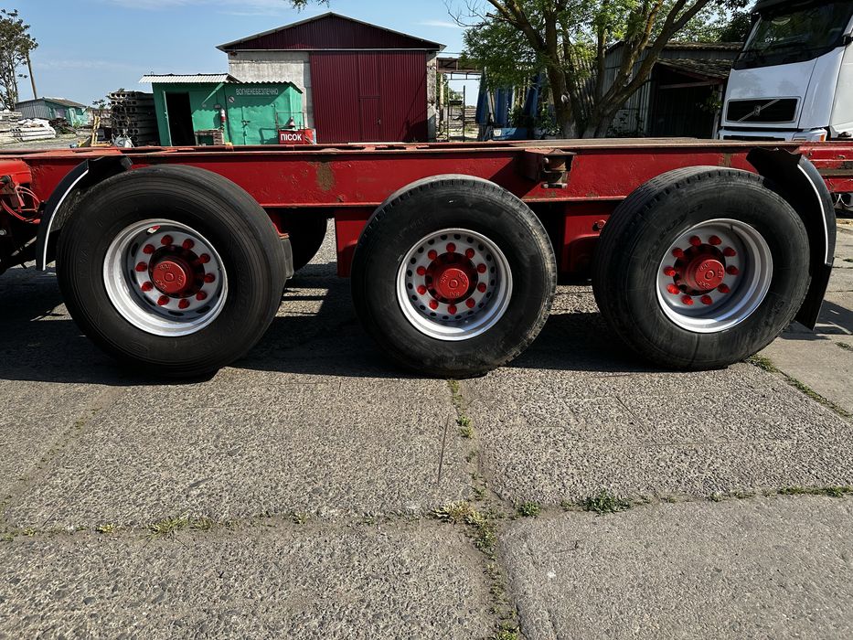 Полуприцеп-контейнеровоз Novatrail