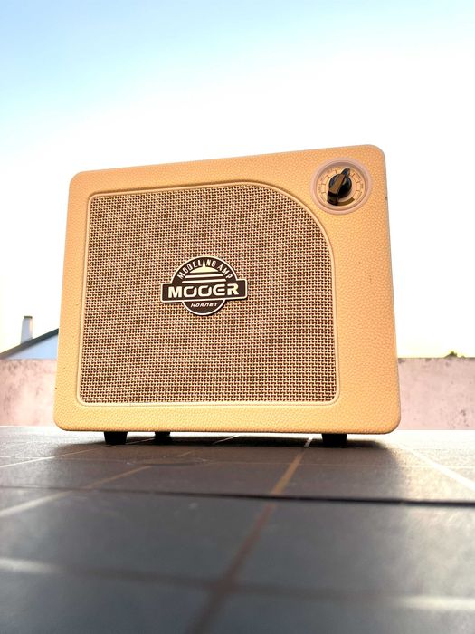 Amplificador Mooer Hornet combo, cor creme, excelente estado