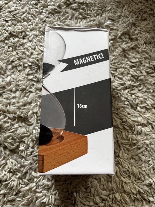 Magnetyczna Klepsydra z Piaskiem Żelaznym – Nowoczesna Ozdoba