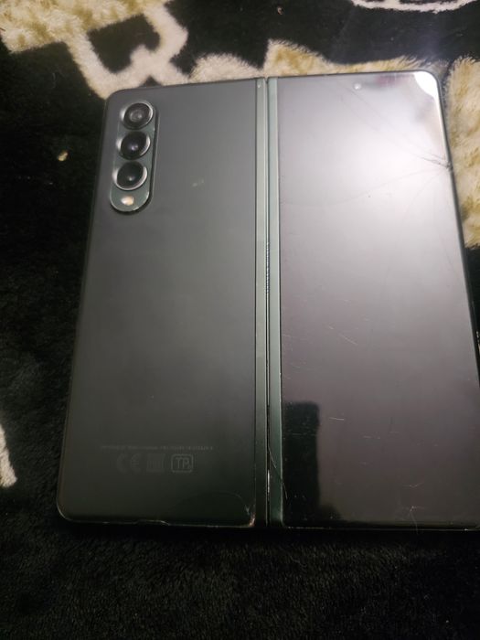 Продам Samsung galaxy z fold 3 5G официал на 2 sim+ Esim