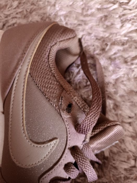 Sapatilhas Nike cor rosa/roxo