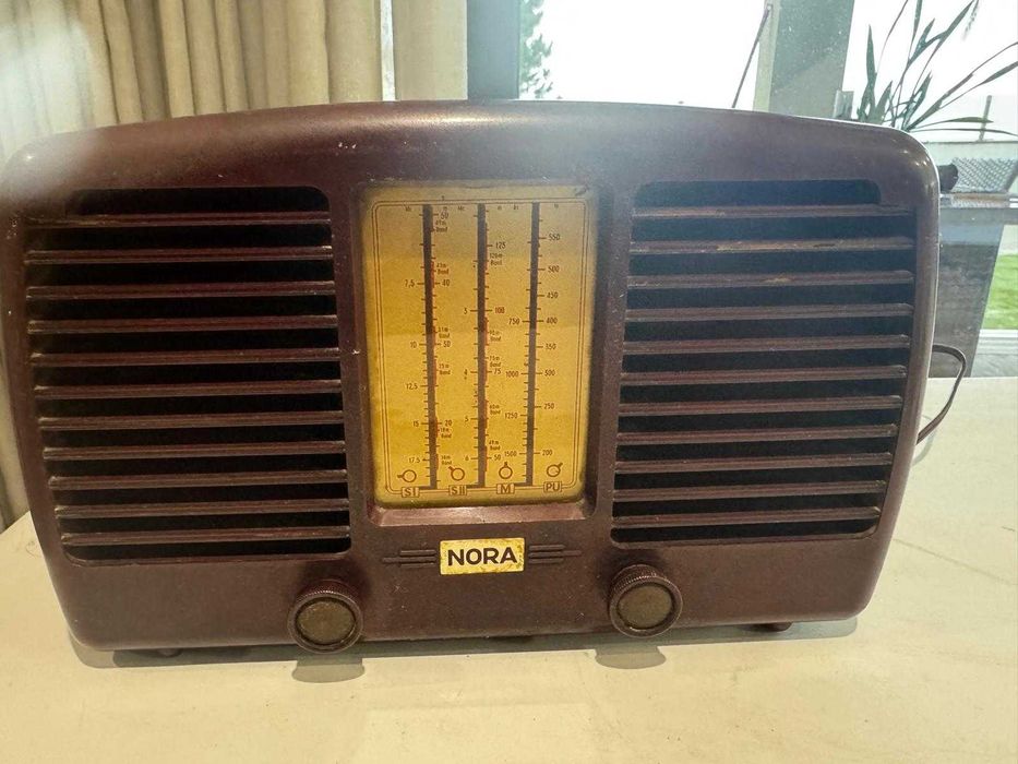 Rádio Antigo NORA W639 - Anos 40/50