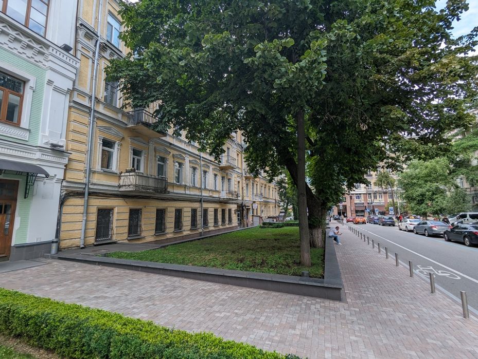 Фасад Леонтовича 2 Хмельницкого 29 Можно под магазин, ресторан, банк. - Вид 2