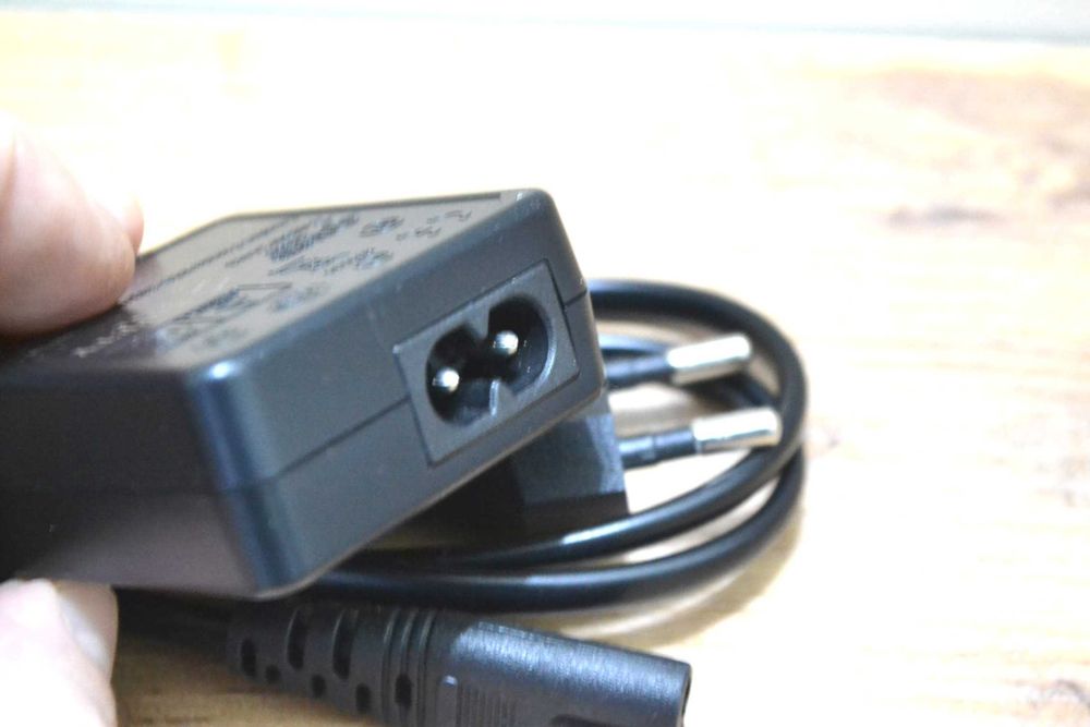 ładowarka zasilacz Olympus F2-AC oryginał do aparat + kabel zasilający