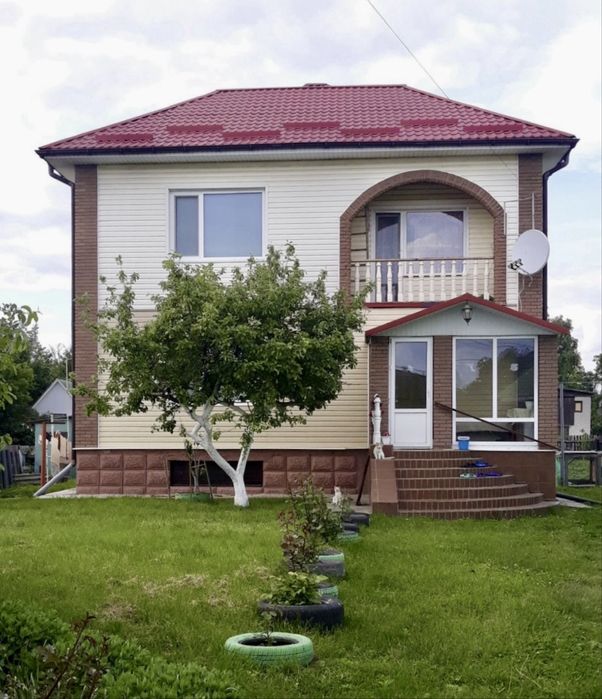 Продам двоповерховий будинок