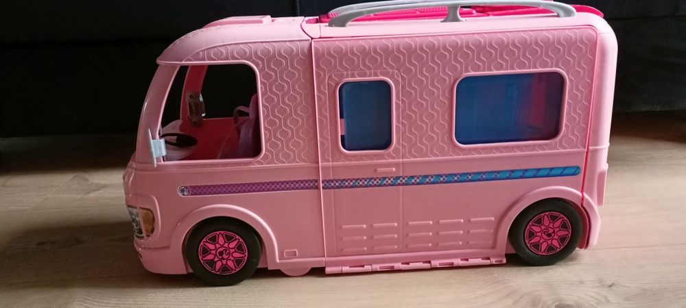 Kamper Barbie z basenem auto samochód różowy