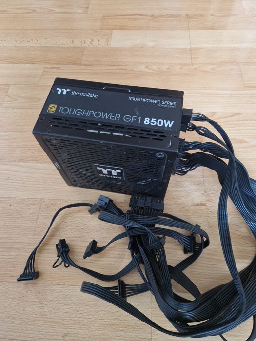 850W 80Plus Gold THERMALTAKE Якісний брендовий Блок живлення Стан гарний Розьєми в оголошені