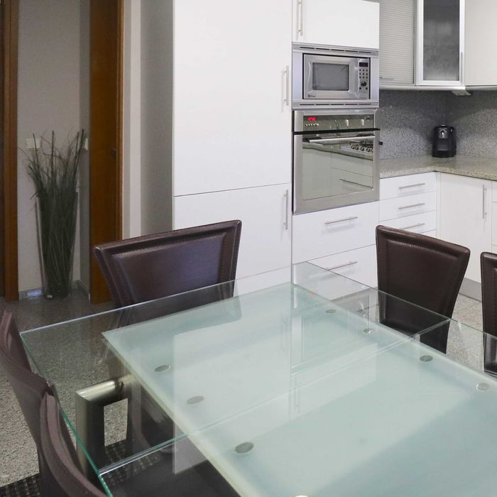 Conjunto Mesa de cozinha INOX+Vidro temperado+Extensível + 6 CADEIRAS