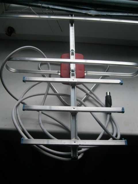 Тюнер т2,б.у в хорошем состоянии,есть антенны