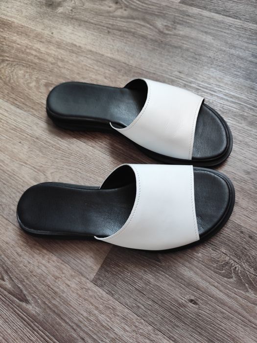 Шльопанці жіночі