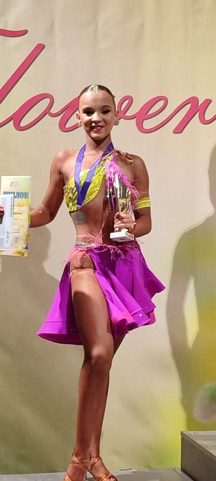 Пошиття бальних суконь