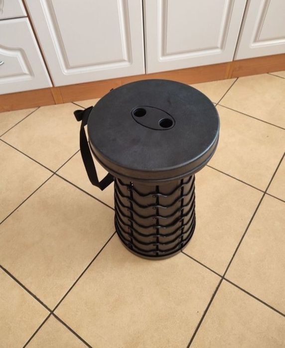 Nowy czarny składany taboret turystyczny