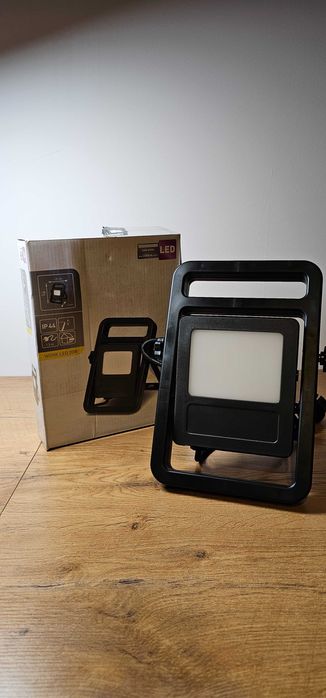 Lampa Robocza LED 20W Naświetlacz Warsztatowy IP44 2300lm Stojak