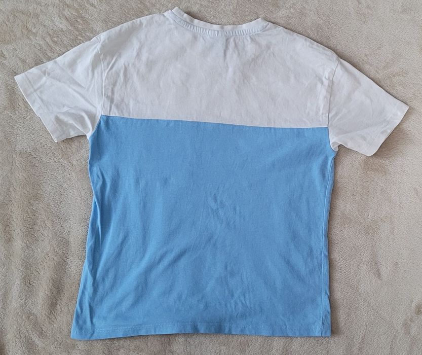 116 chłopięcy T-shirt biało niebieski chillout