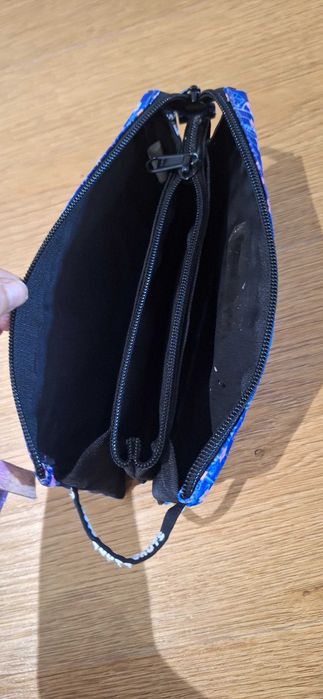 mochila e estojo de menina cor dumiminante azul e roxo