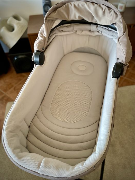 Alcofa/ Berço Premium com suporte Inglesina