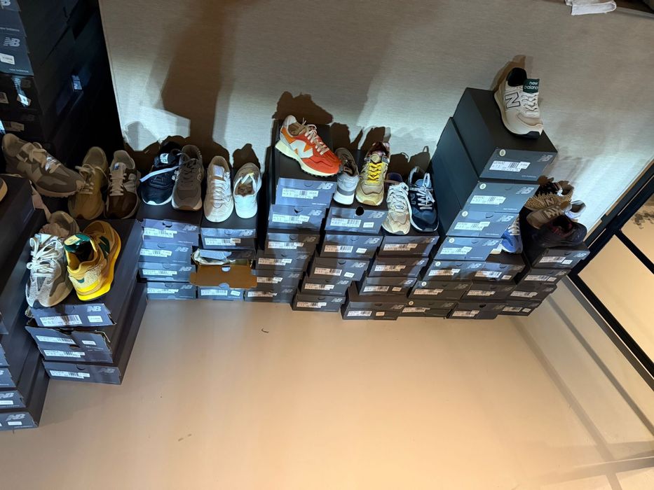 Lote de 1500 pares, com modelos atuais, marcas de topo. Original