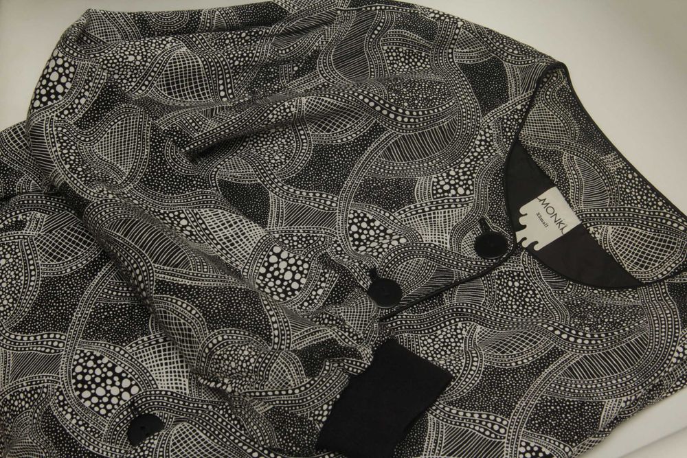 Monki XS-S куртка бомбер из вискозы.