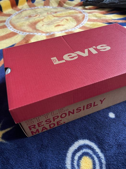 Кросівки Levis нові