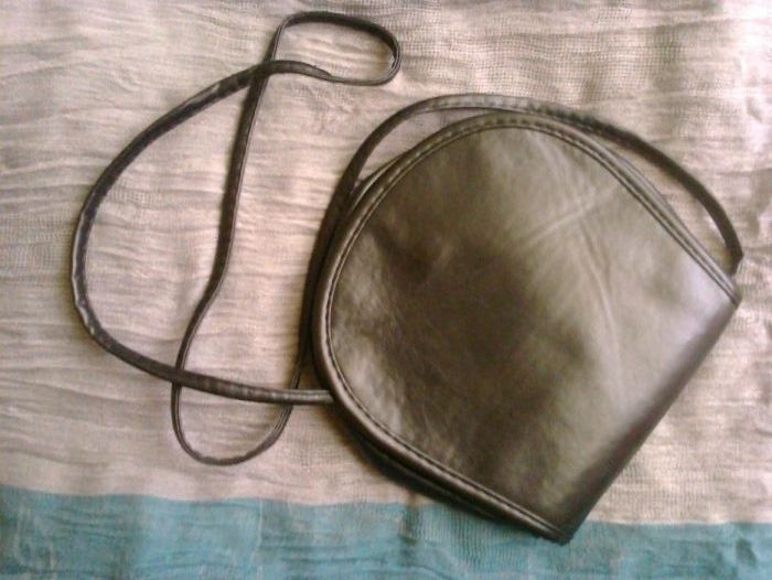 Mała, czarna torebka