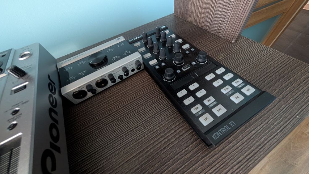 Zestaw DJ Pioneer CDJ-850 + DJM-750 + Traktor X1 + Komplete Audio 6