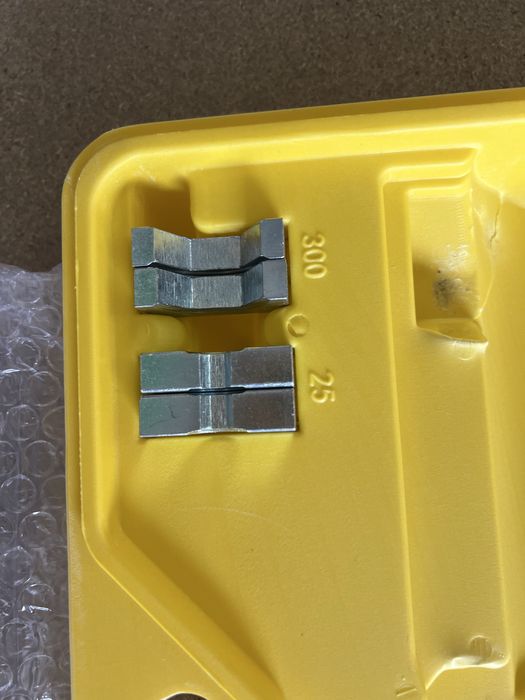 Alicate de cravar terminais