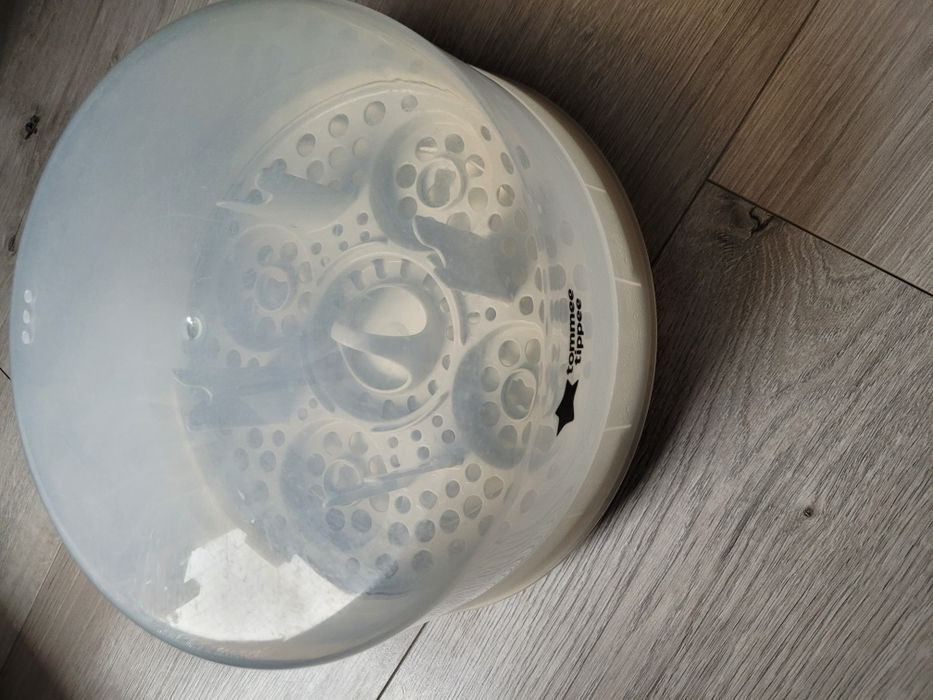 Sterylizator mikrofalowy parowy Tommee Tippee na butelki i smoczki