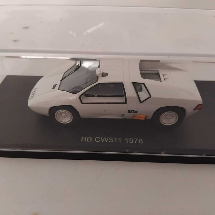 Mercedes BB  CW 3H. 1-43. BoS.  60€. Novo.  Vendo miniaturas da minha coleção.