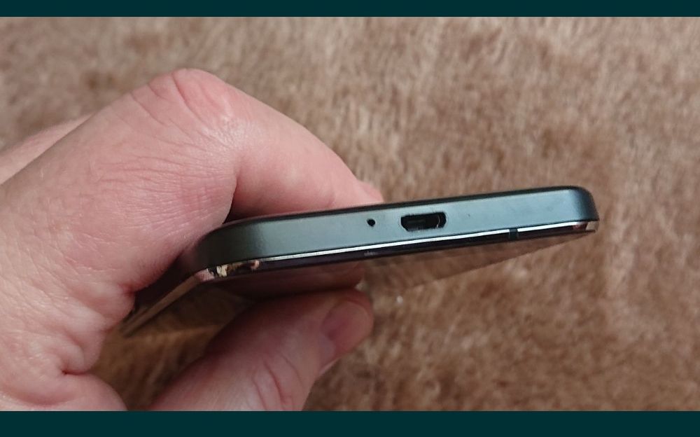 Сматфон
BLACKVIEW A7
Непоганий смартфон, був подарований бабусі, але д