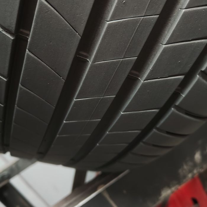 245/40/19 Sprzedam parę opon letnich Bridgestone