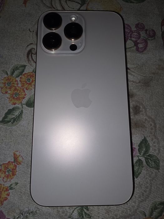 Vendo ou troco IPHONE 16 pro max